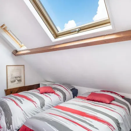 Maison Pour Six Personnes A